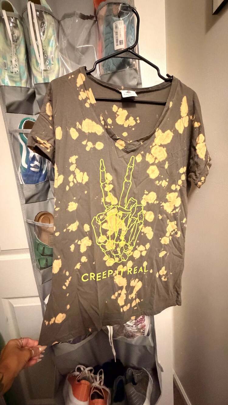 Like Love 'Creep It Real' Skeleton Peace Sign Bleached V-Neck T-Shirt